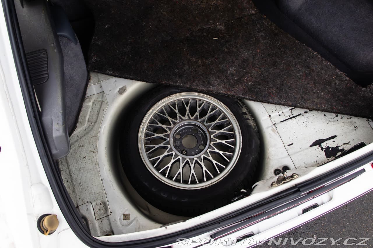 1986 Ford SIERRA - 25