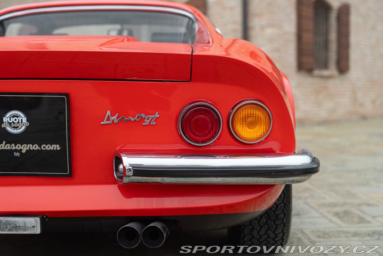 1971 Ferrari DINO - 31