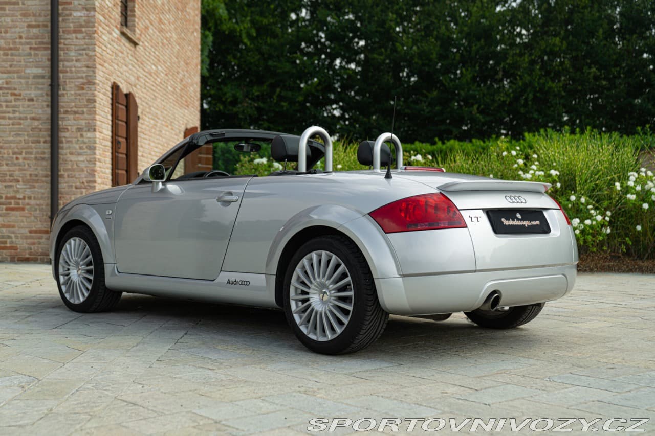 2003 Audi TT - 10