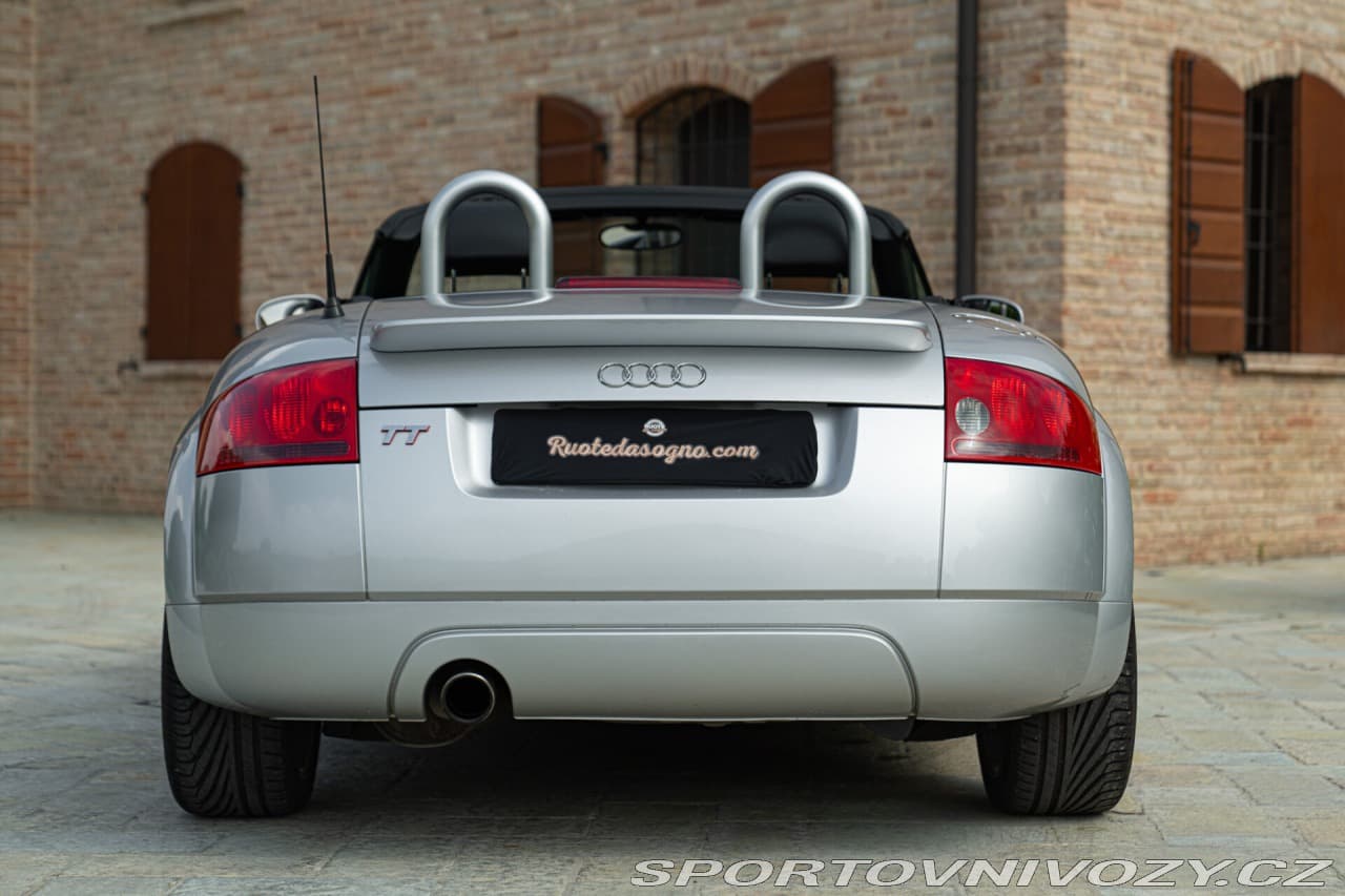 2003 Audi TT - 12