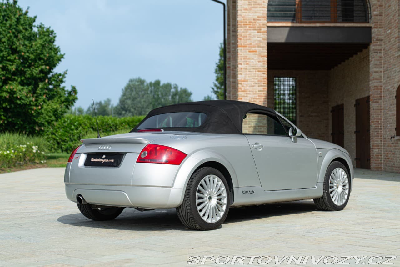 2003 Audi TT - 13