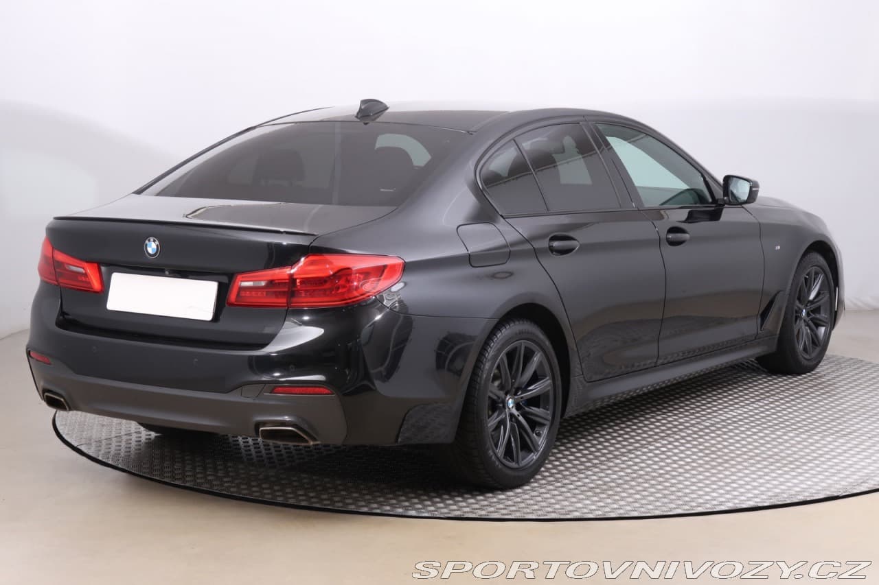 2019 BMW 5-SERIES - 5