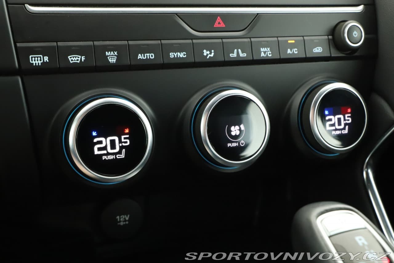 2019 Jaguar E-PACE - 46