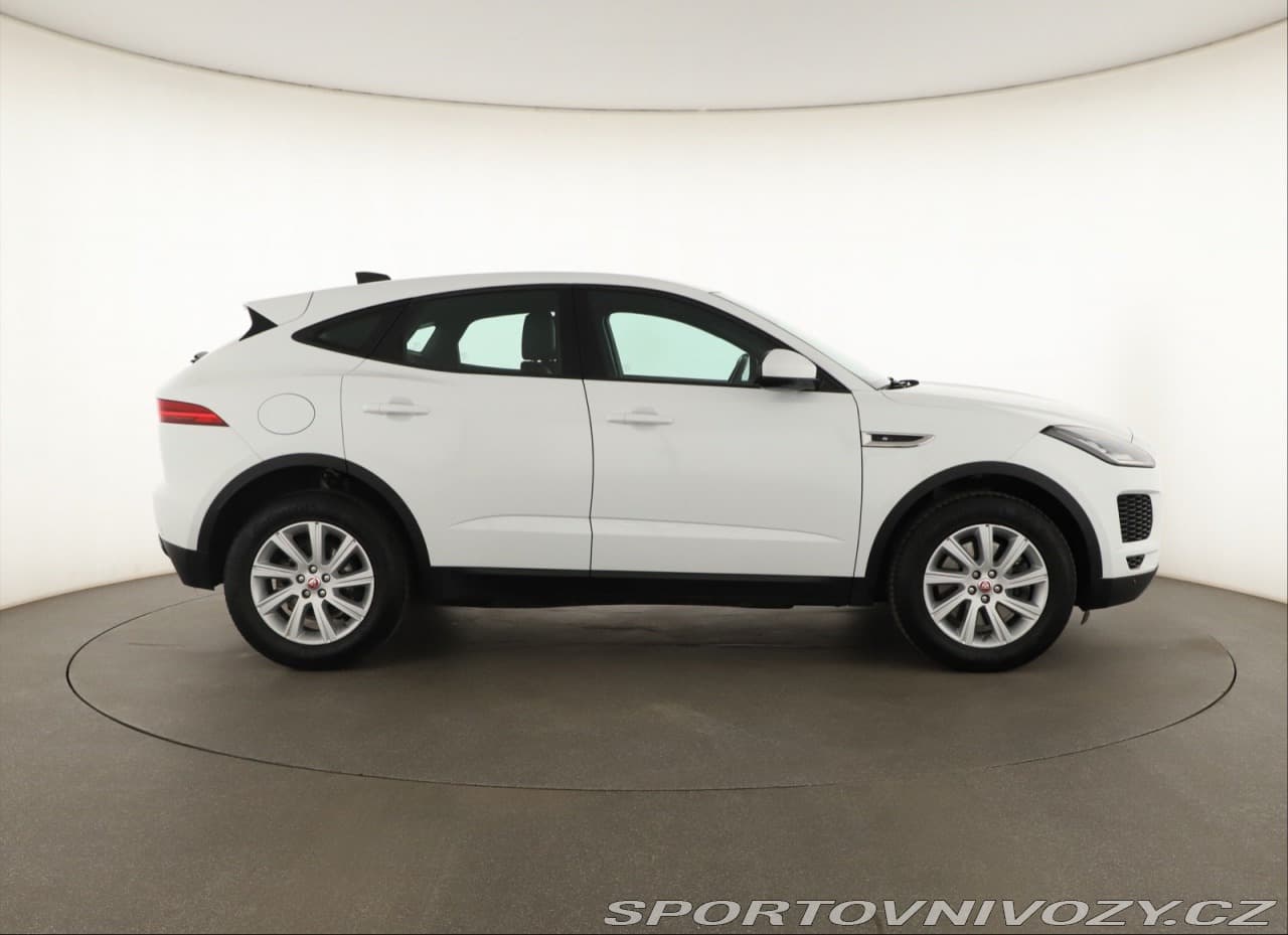 2019 Jaguar E-PACE - 16