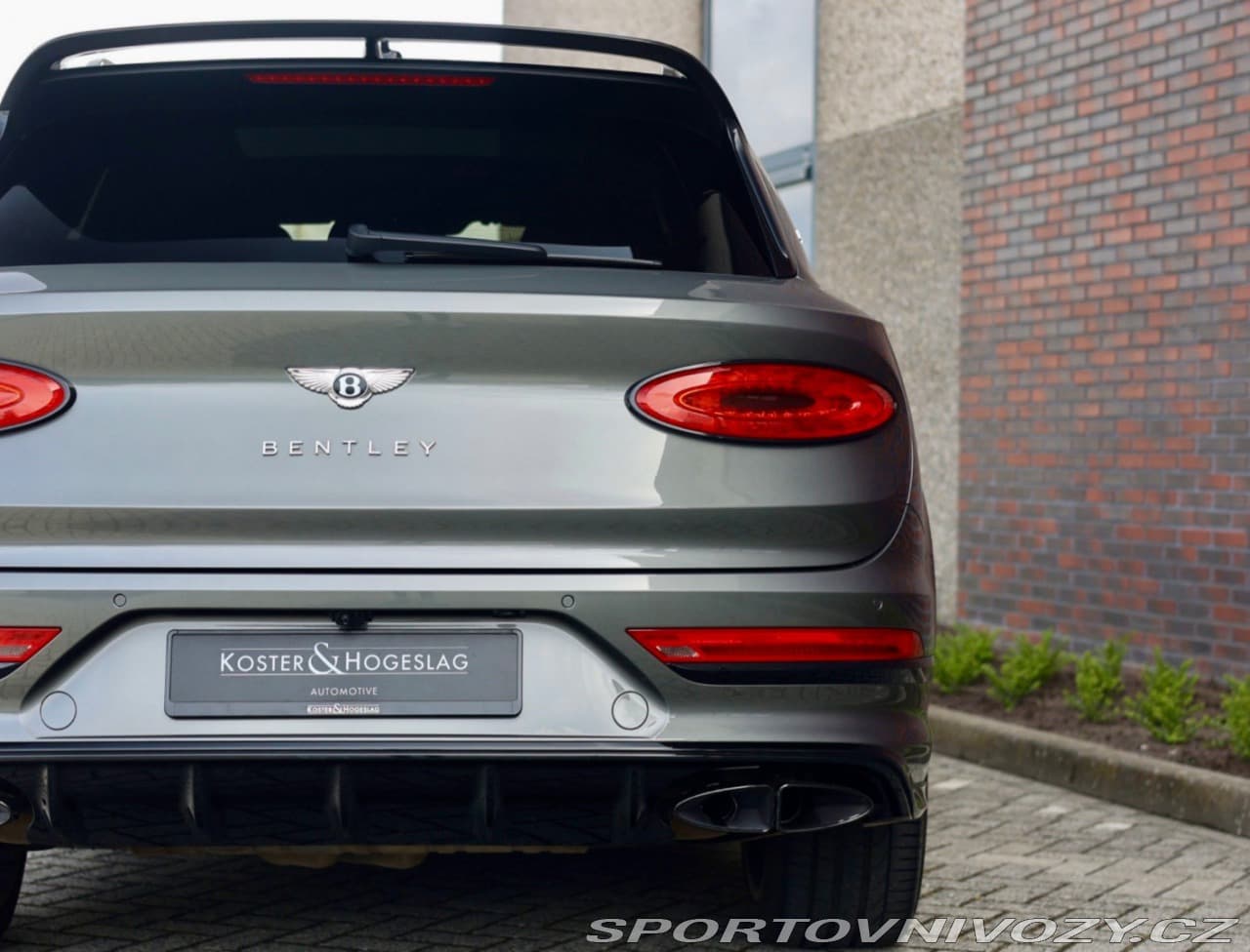 2021 Bentley BENTAYGA - 28