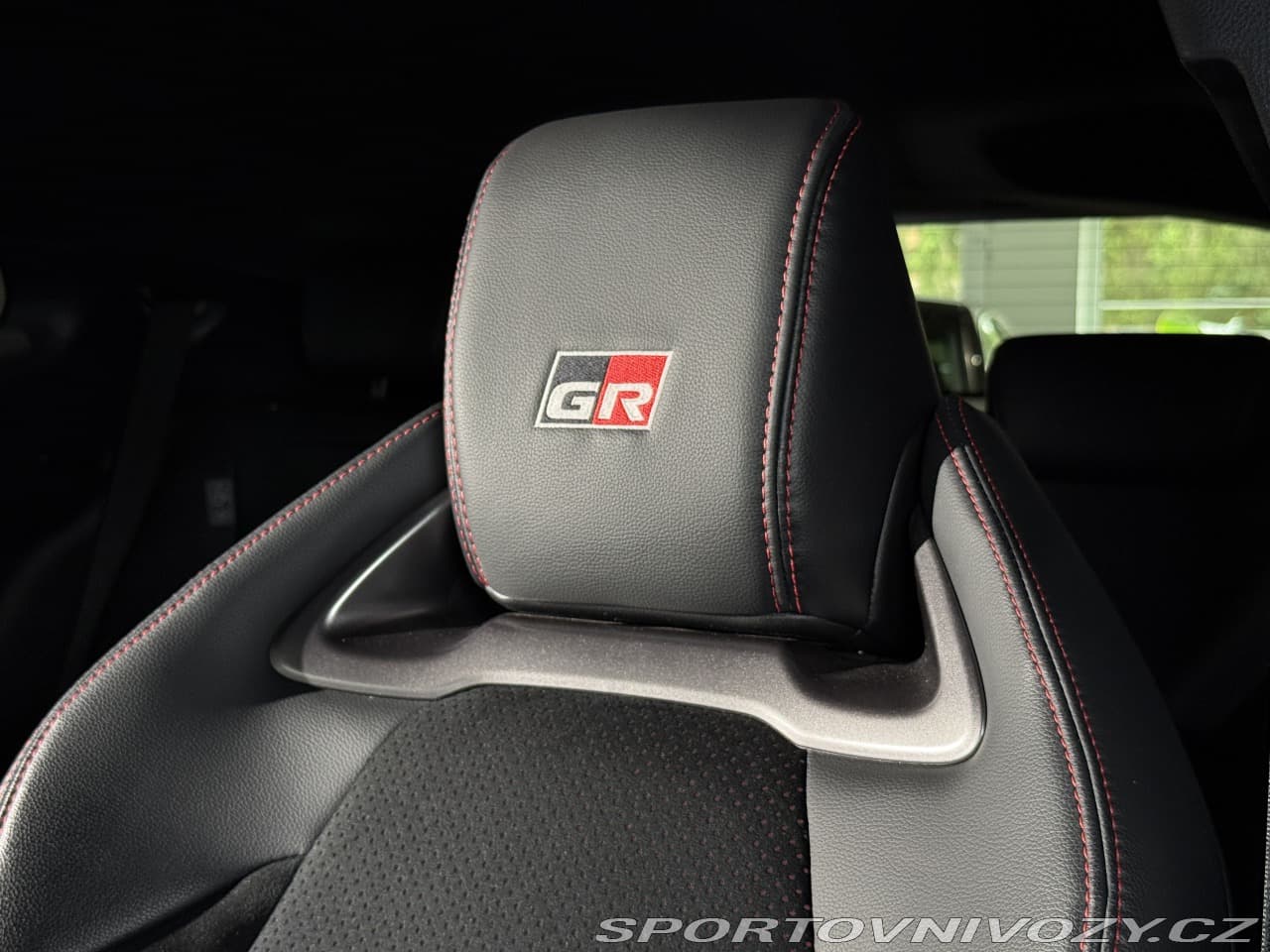 2022 Toyota YARIS - 17