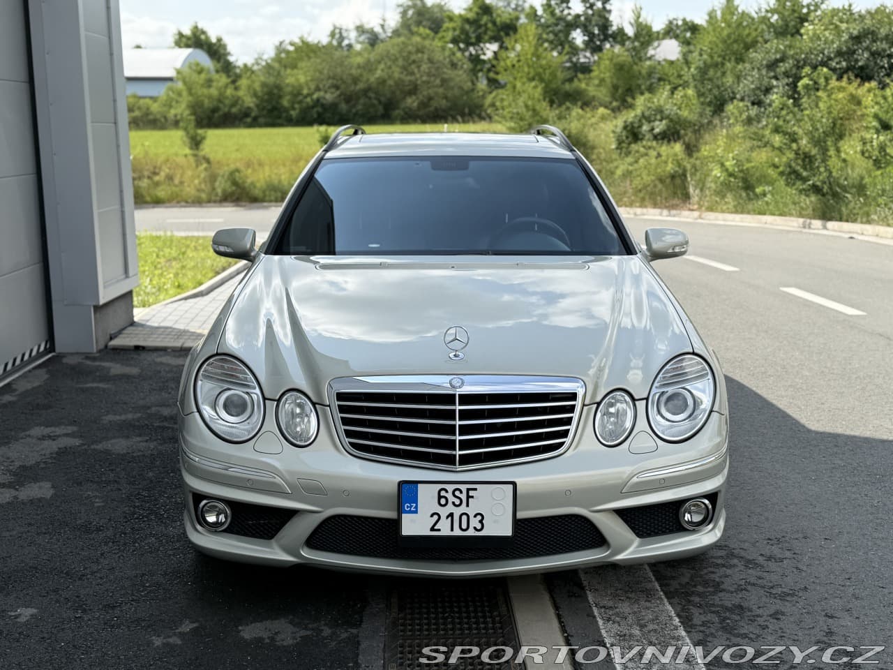 2009 Mercedes-Benz E-CLASS - 2