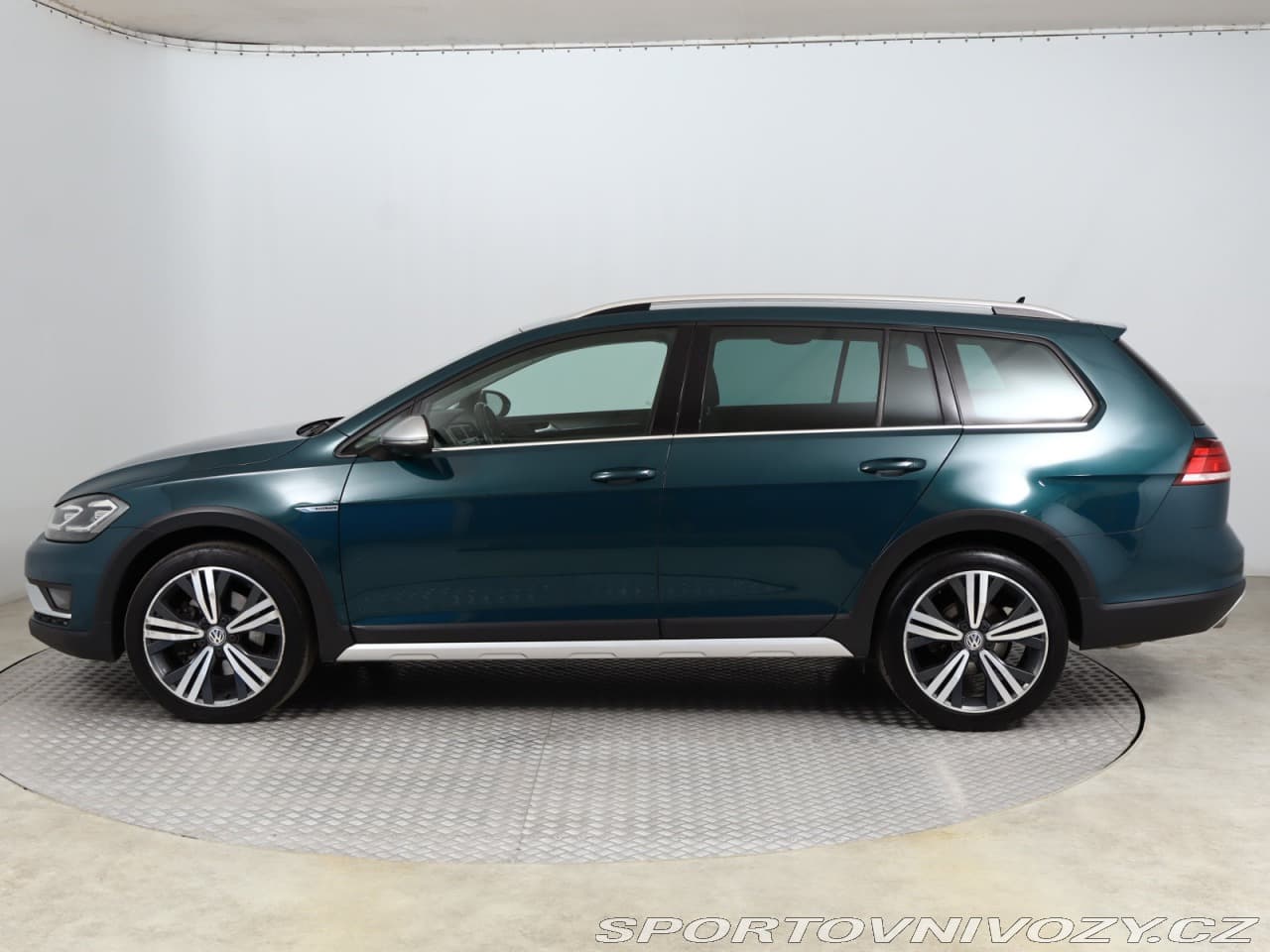 2018 Volkswagen GOLF - 3