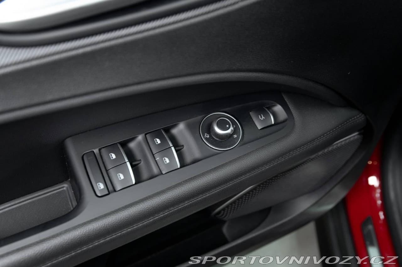 2017 Alfa Romeo STELVIO - 10