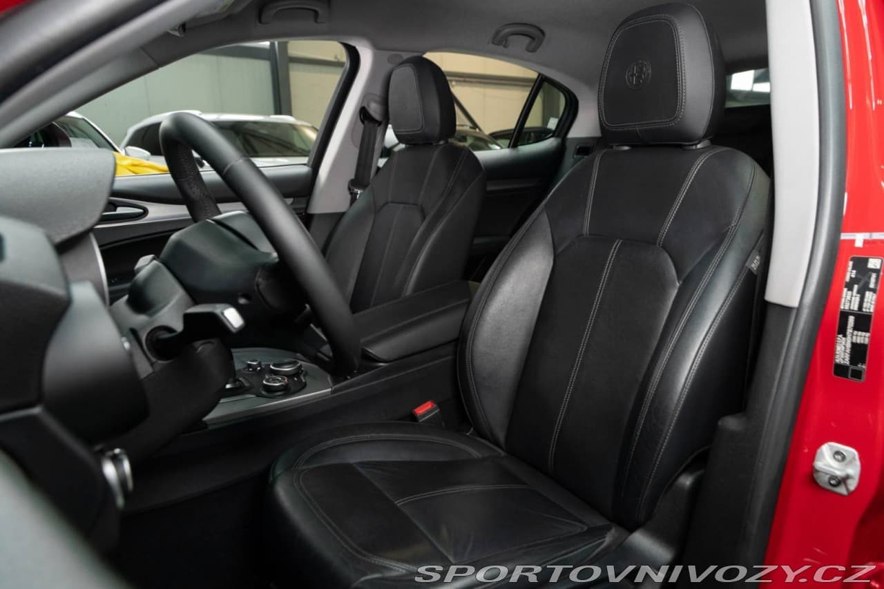 2017 Alfa Romeo STELVIO - 12