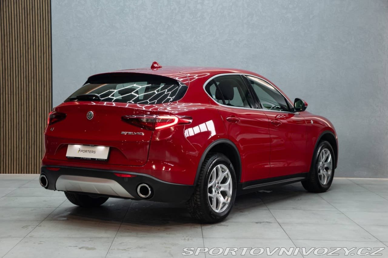 2017 Alfa Romeo STELVIO - 4