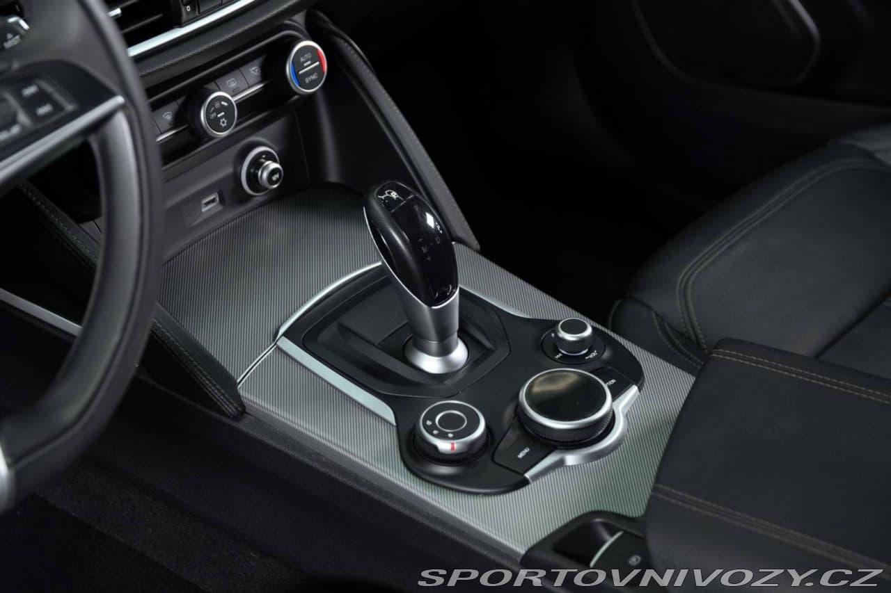 2017 Alfa Romeo STELVIO - 7