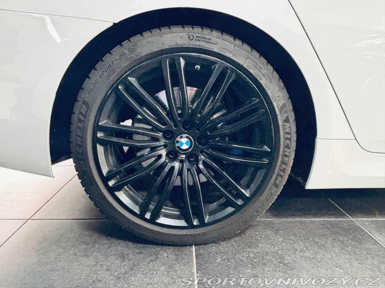 2017 BMW 5-SERIES - 10