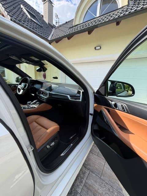 2021 BMW X6 - 13