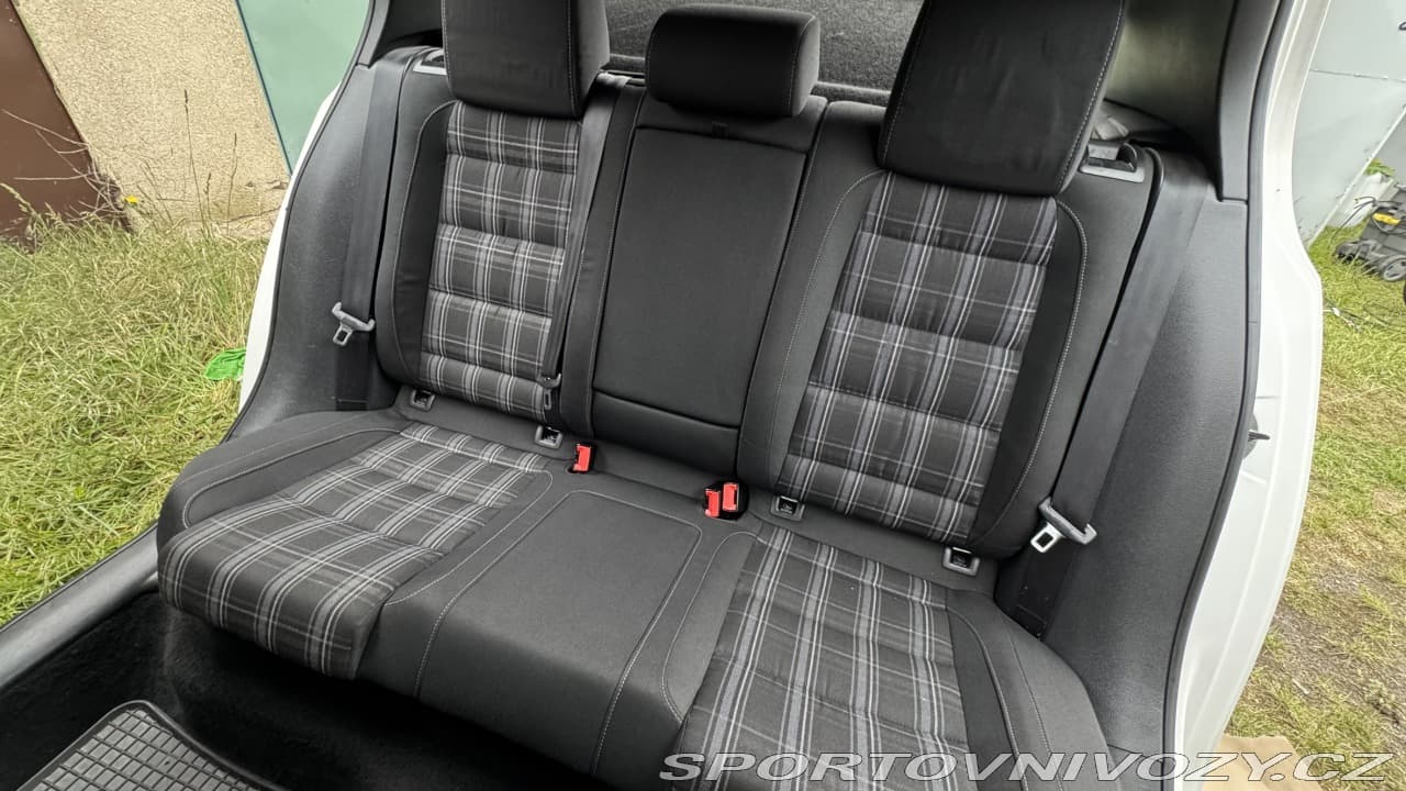 2009 Volkswagen GOLF - 2