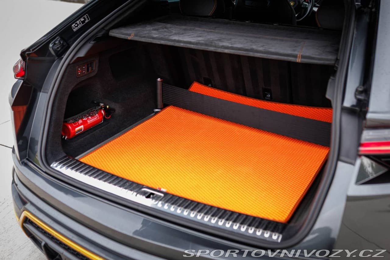2020 Lamborghini URUS - 17