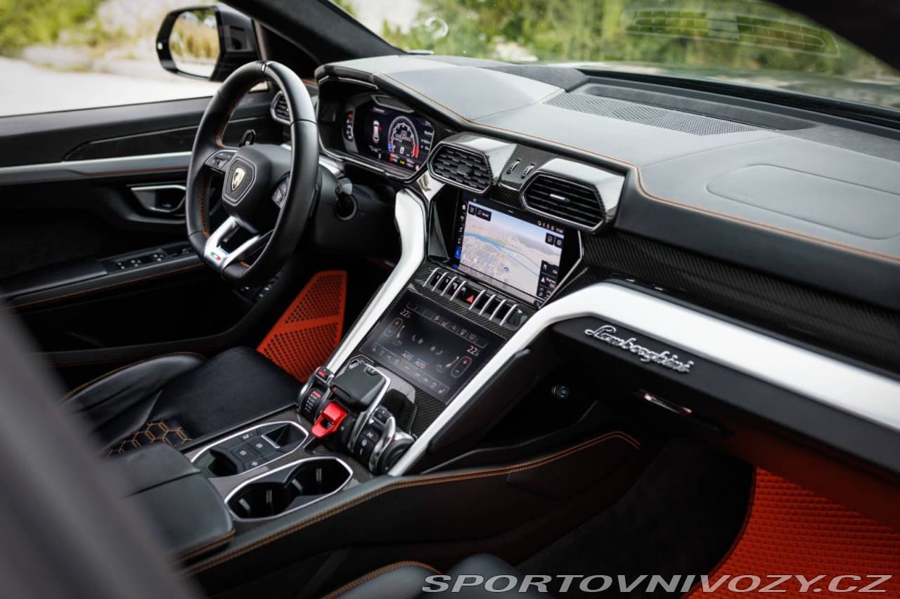 2020 Lamborghini URUS - 20