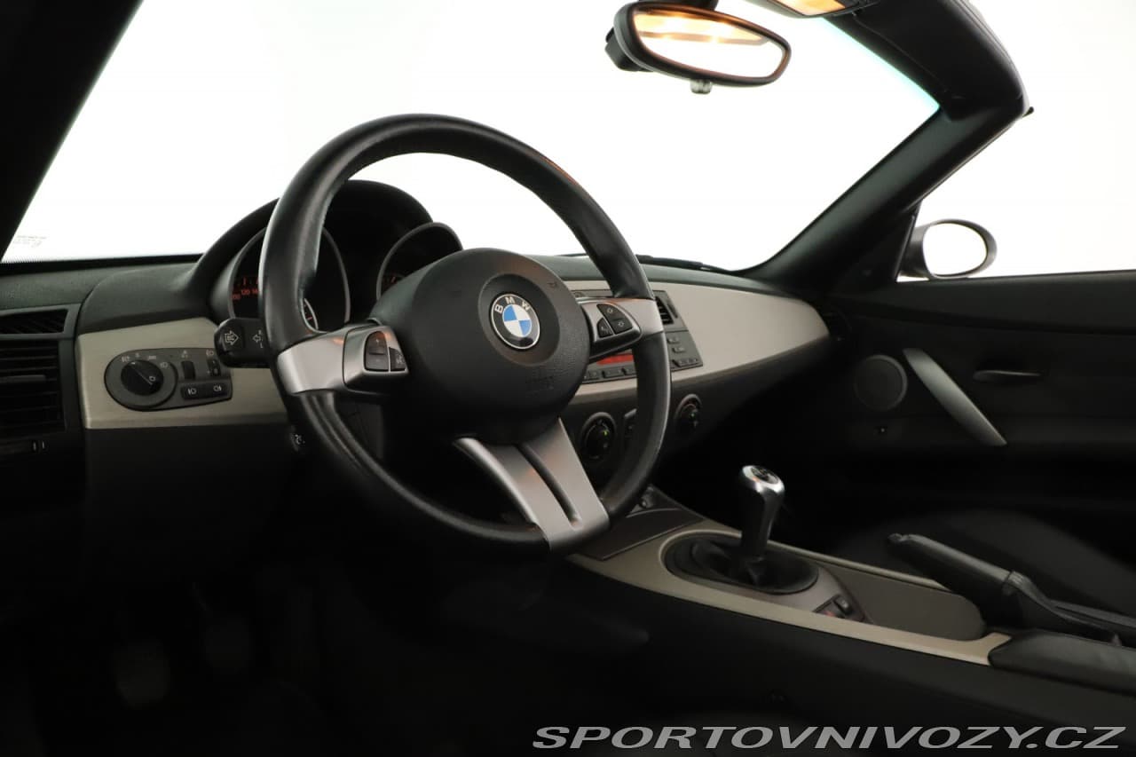 2005 BMW Z4 - 13