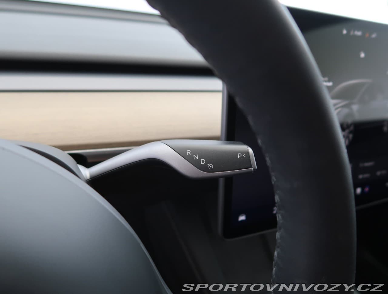 2022 Tesla MODEL Y - 12
