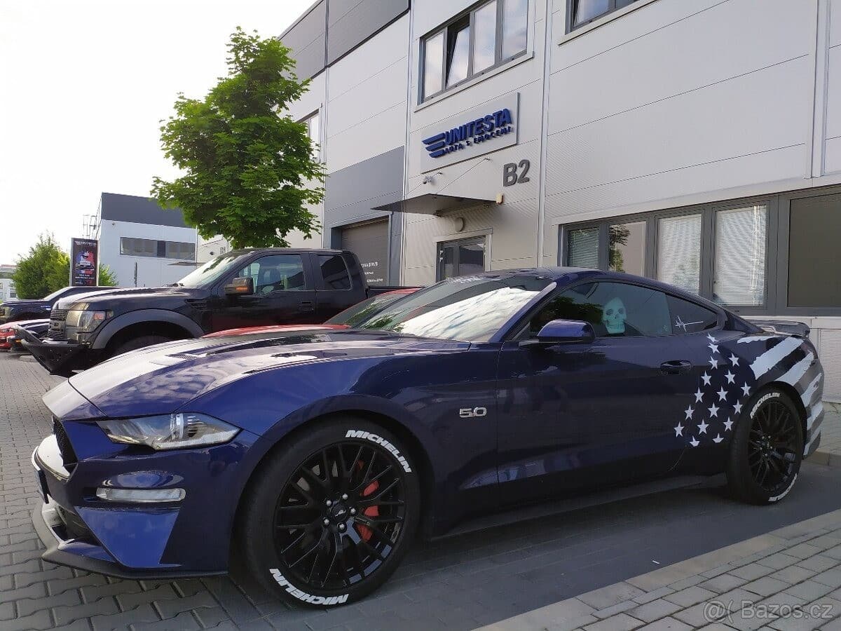 2018 Ford MUSTANG - 11
