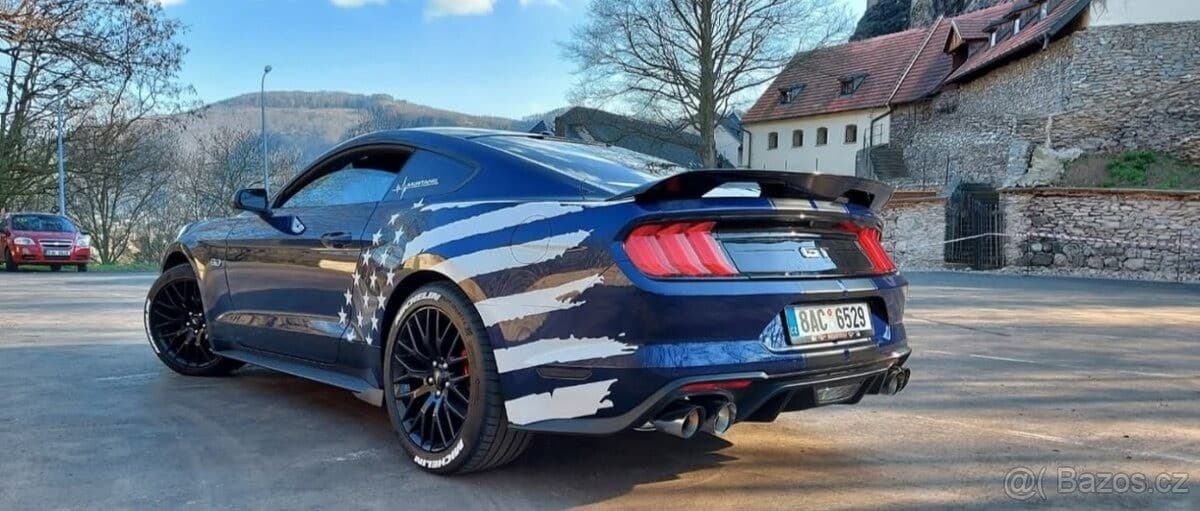 2018 Ford MUSTANG - 16