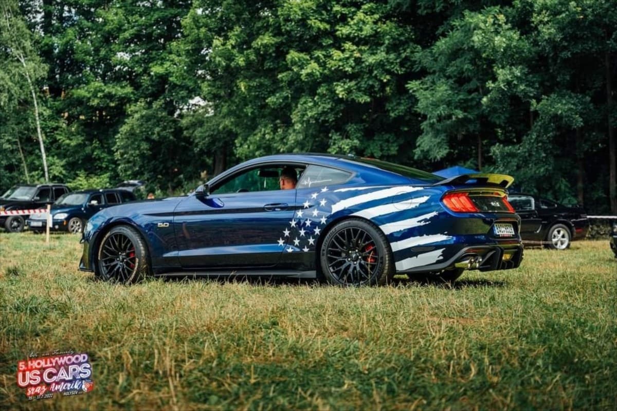 2018 Ford MUSTANG - 2