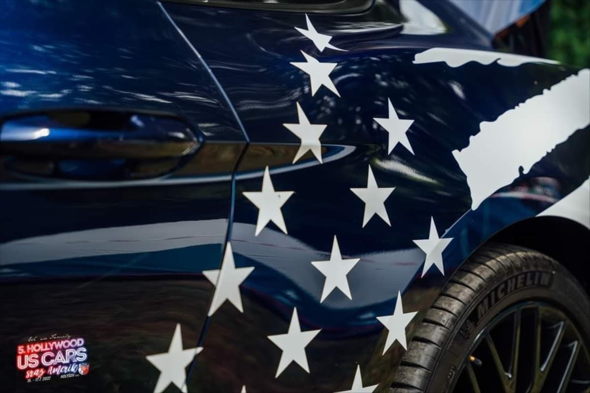 2018 Ford MUSTANG - 4