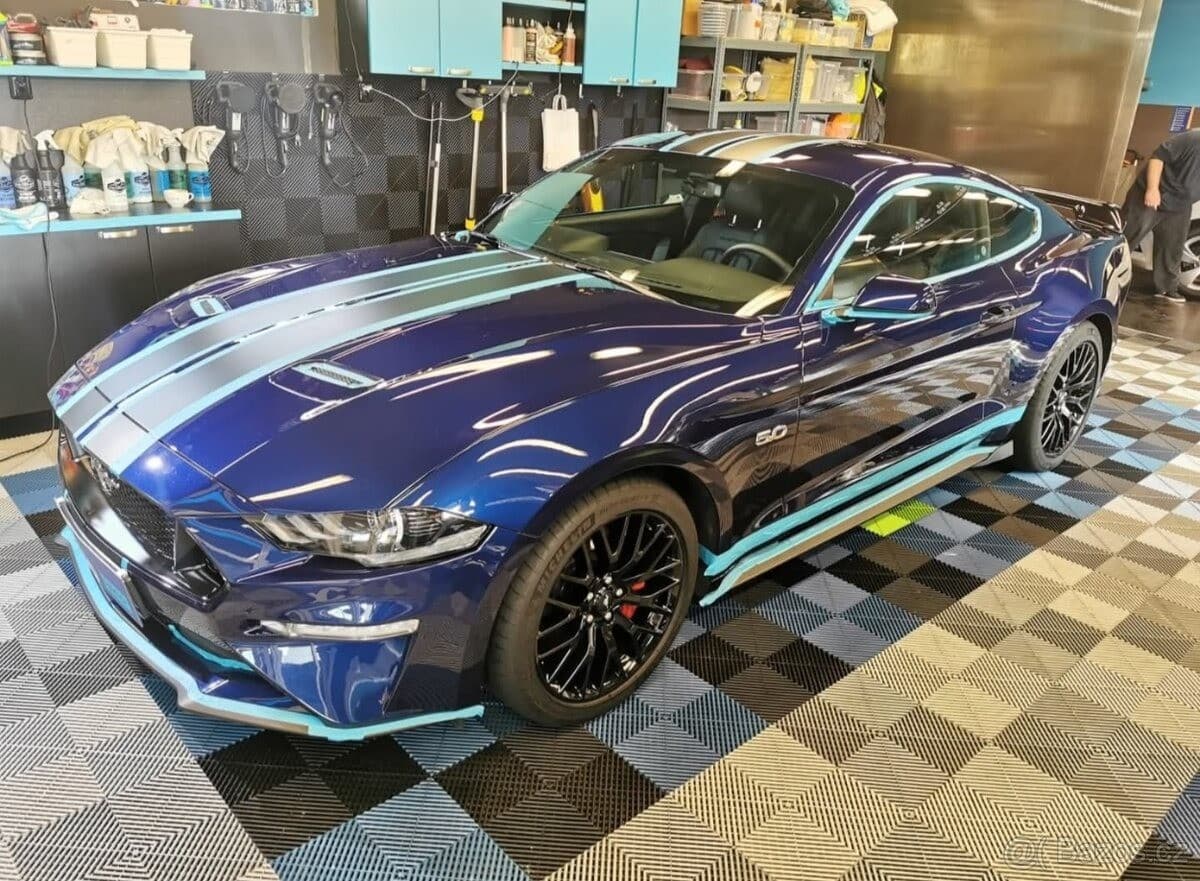 2018 Ford MUSTANG - 7