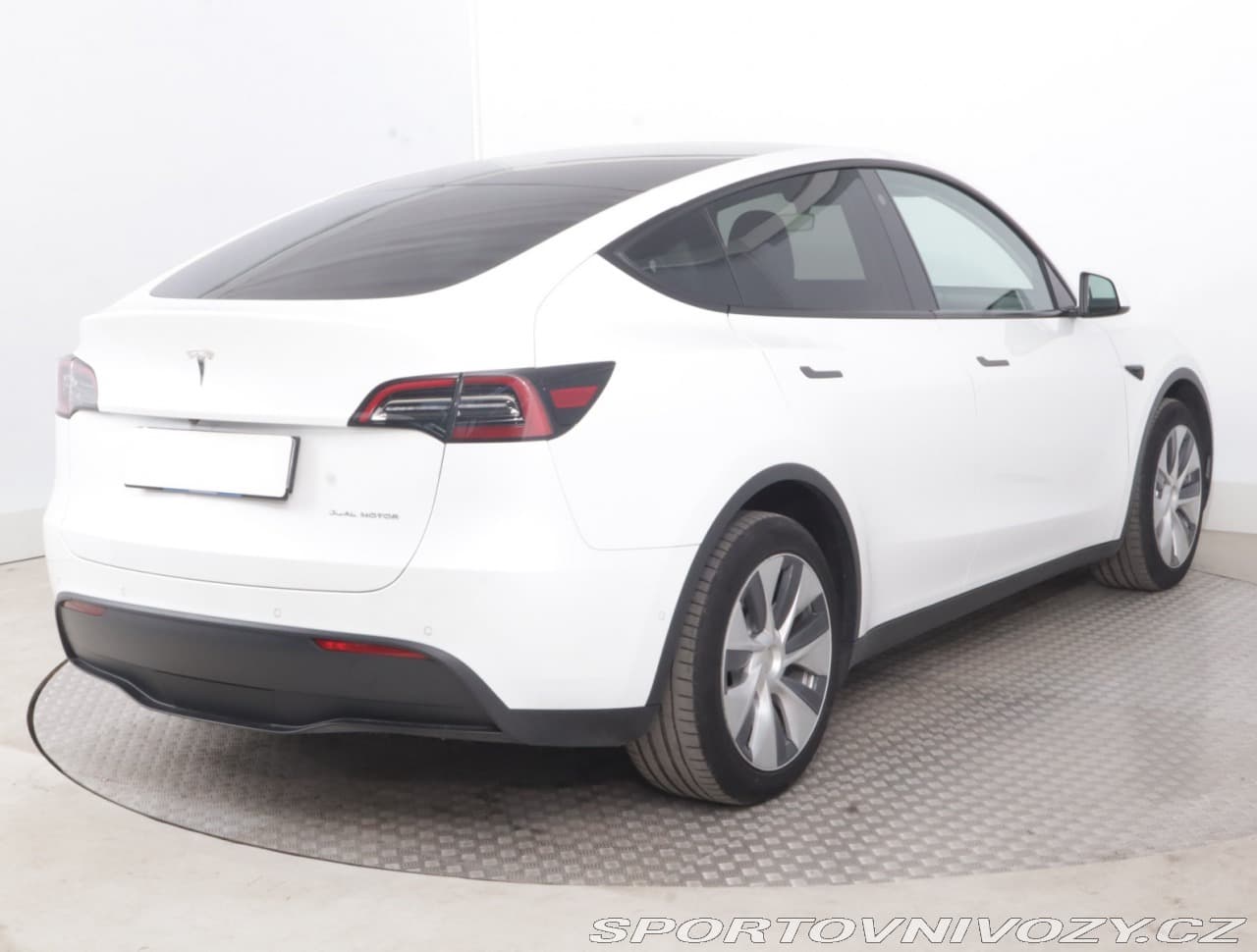 2022 Tesla MODEL Y - 9