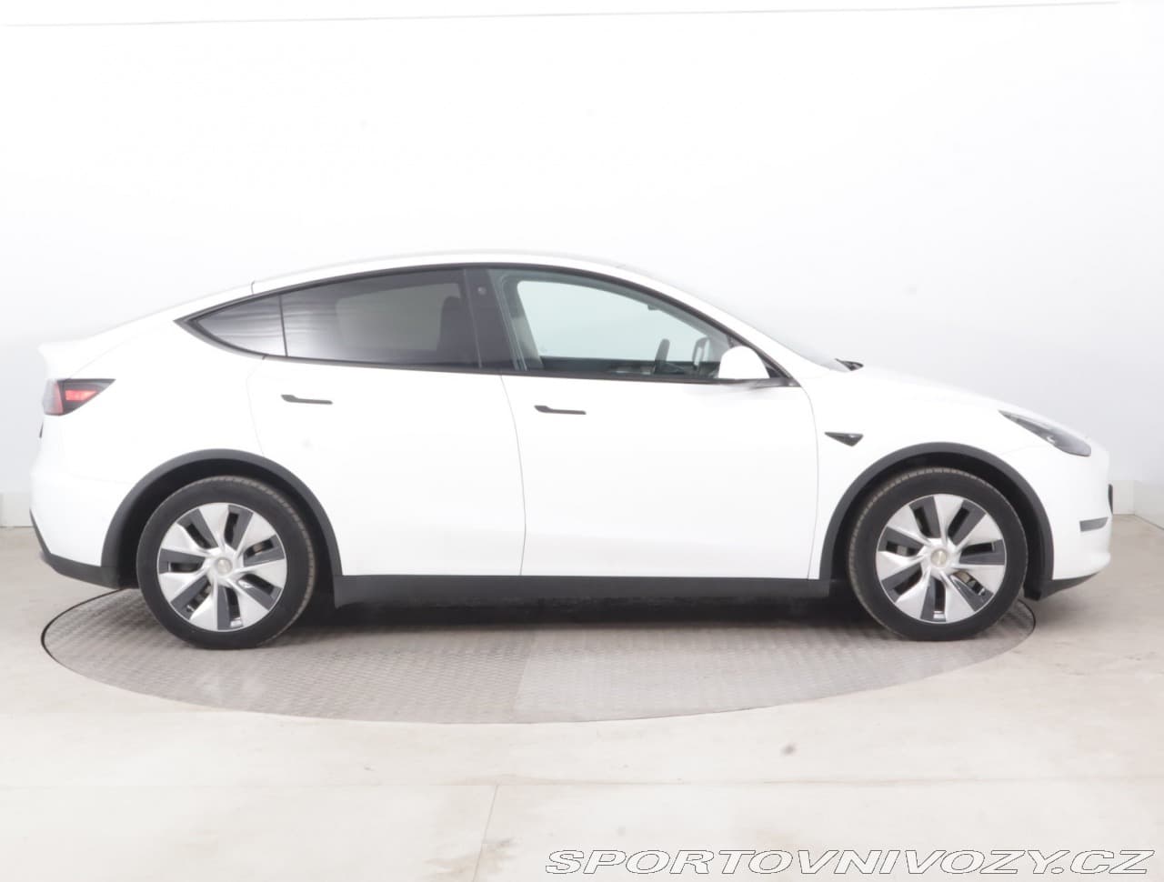 2022 Tesla MODEL Y - 11