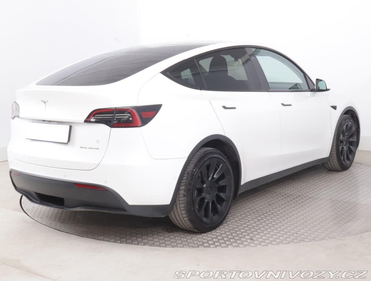 2022 Tesla MODEL Y - 9