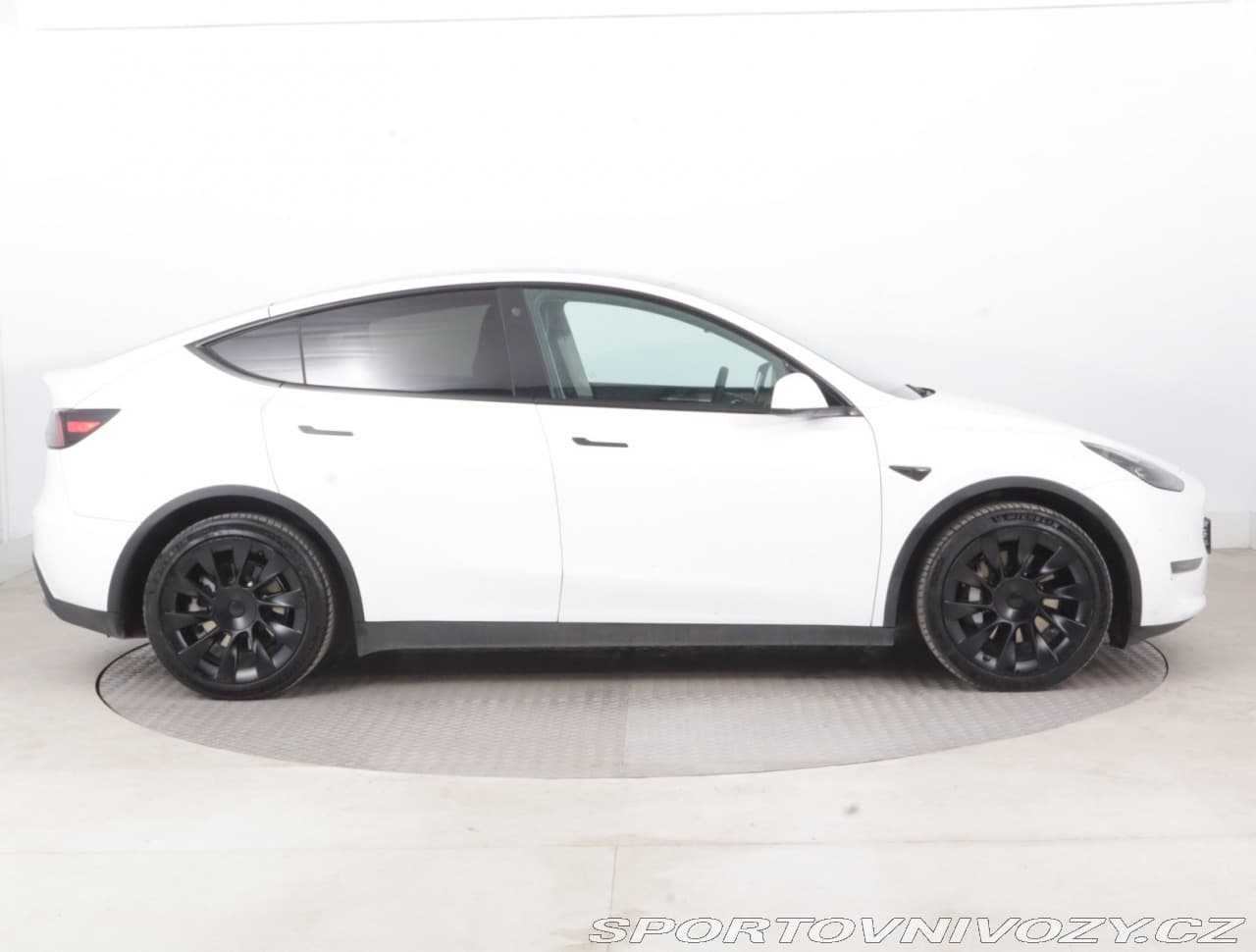 2022 Tesla MODEL Y - 11