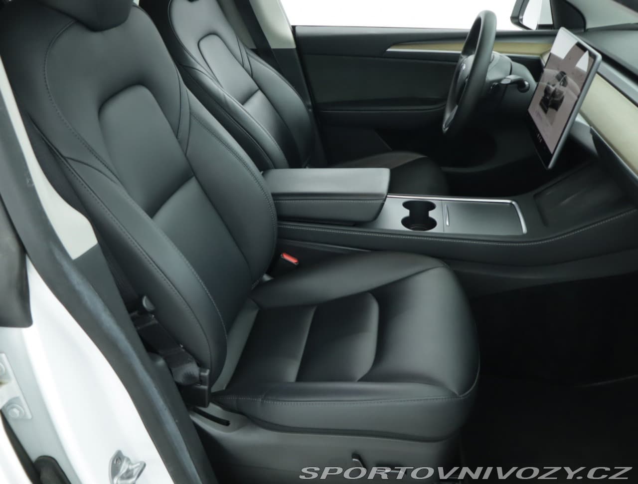 2022 Tesla MODEL Y - 17