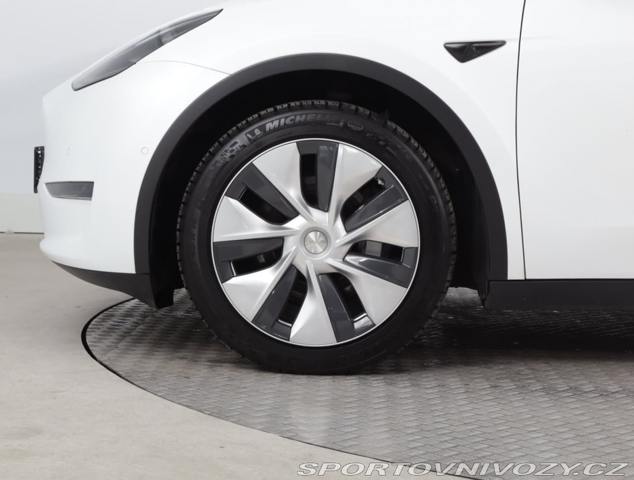 2022 Tesla MODEL Y - 29