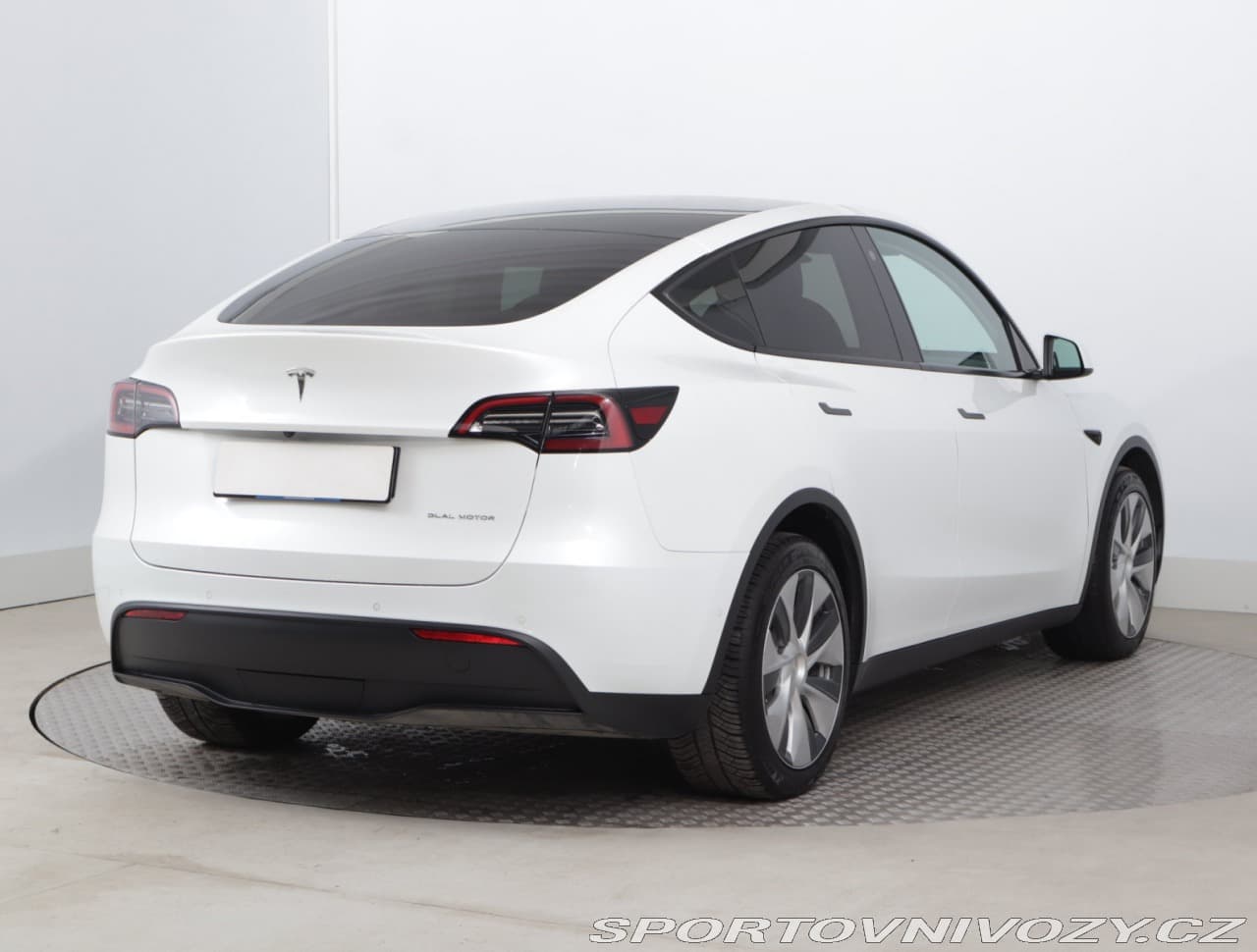 2022 Tesla MODEL Y - 9