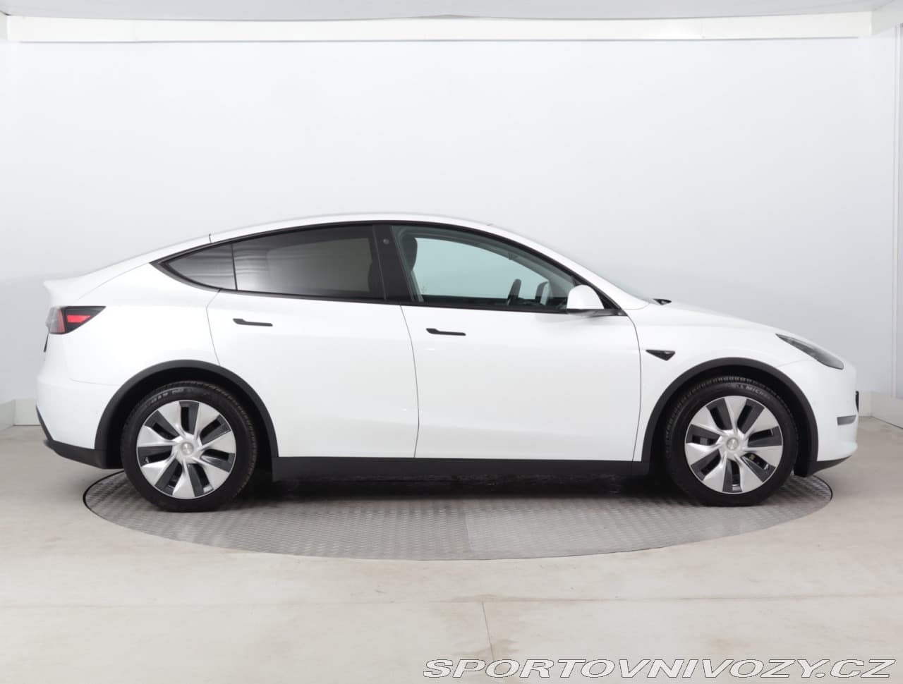 2022 Tesla MODEL Y - 11