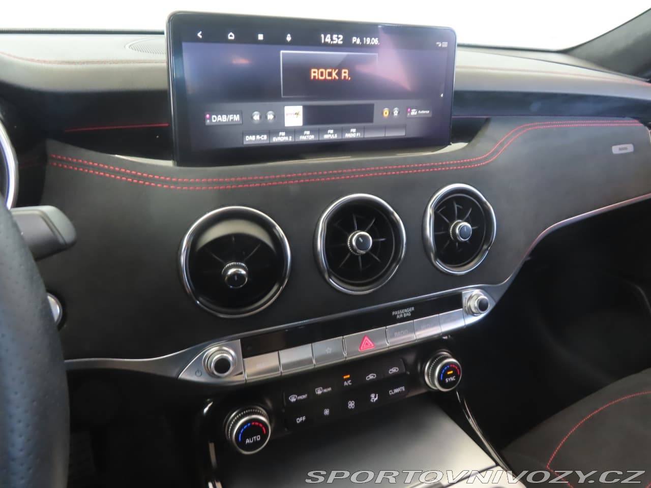 2023 Kia STINGER - 23