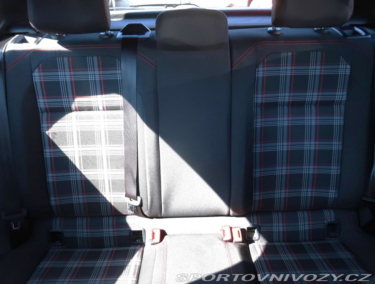 2018 Volkswagen POLO - 19