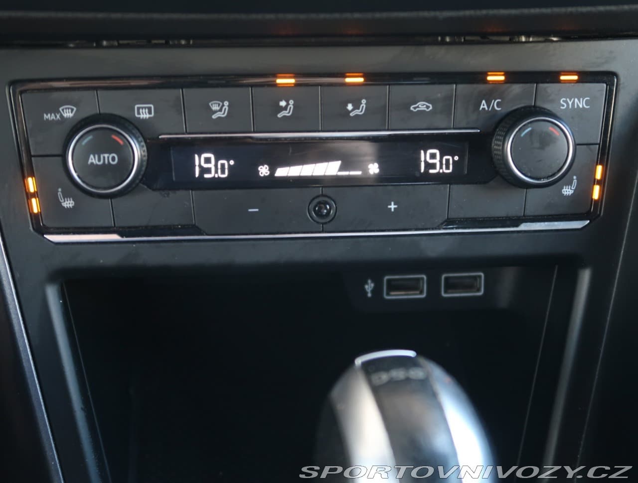 2018 Volkswagen POLO - 23