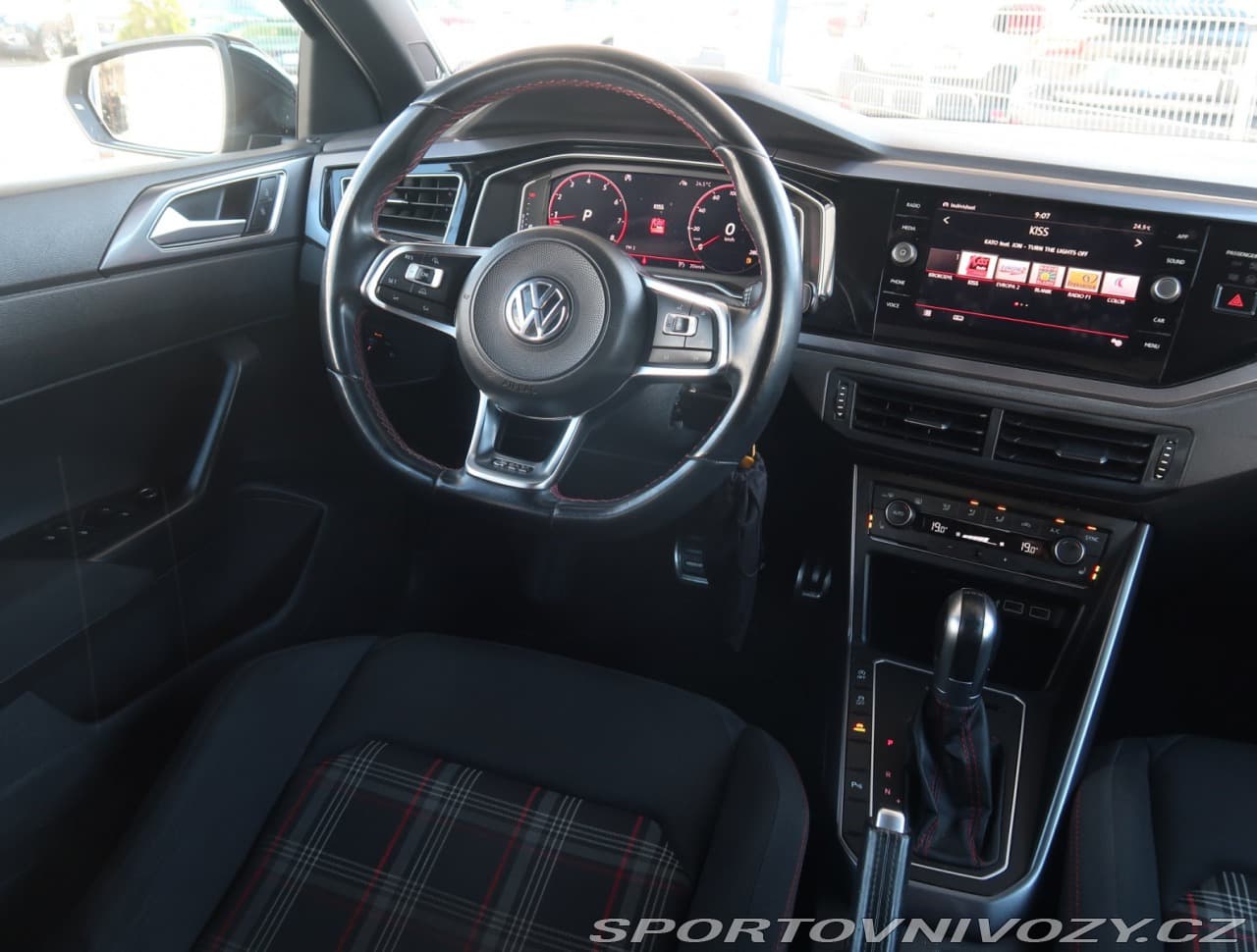 2018 Volkswagen POLO - 13