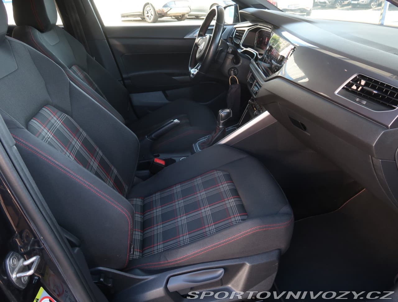 2018 Volkswagen POLO - 17