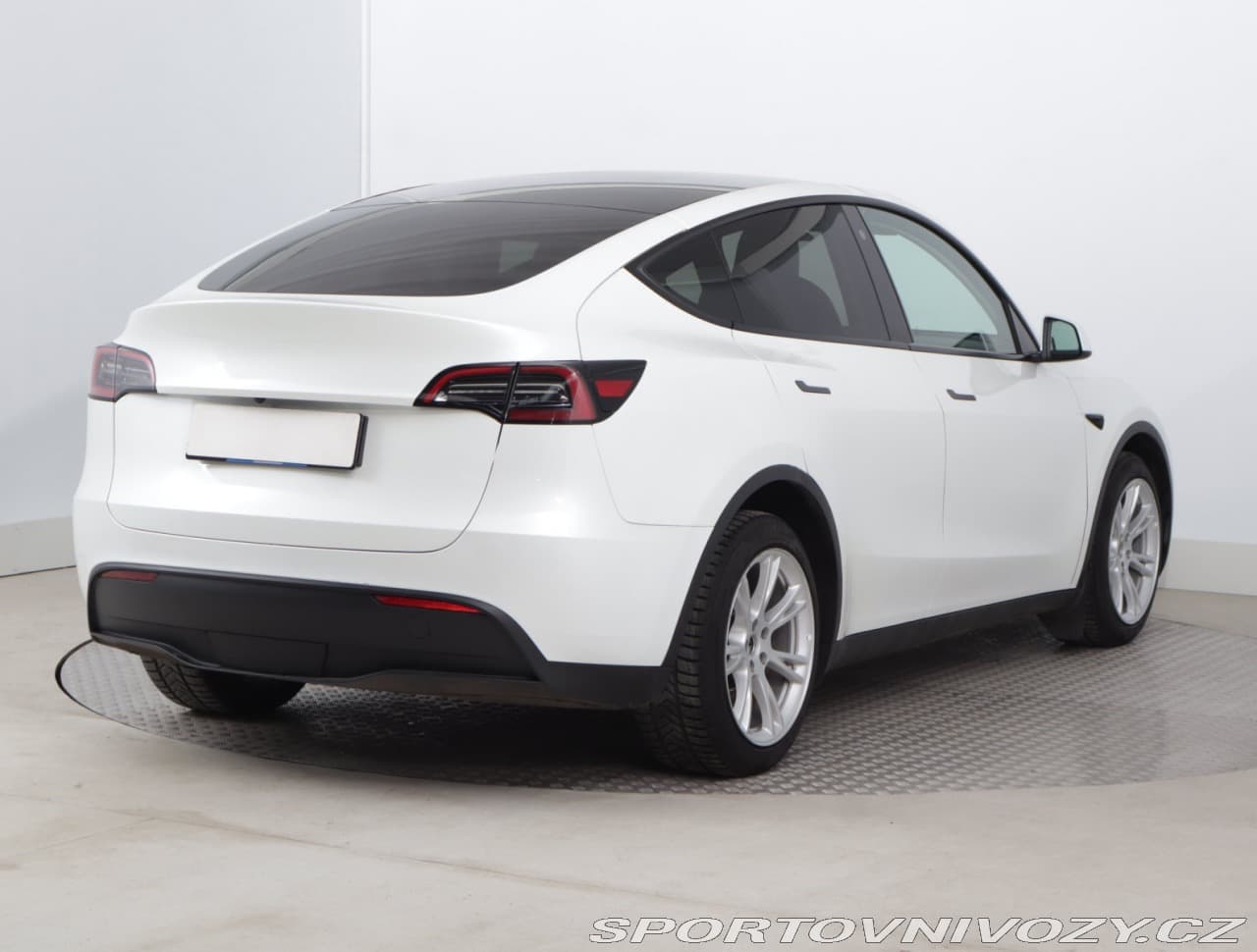 2023 Tesla MODEL Y - 9