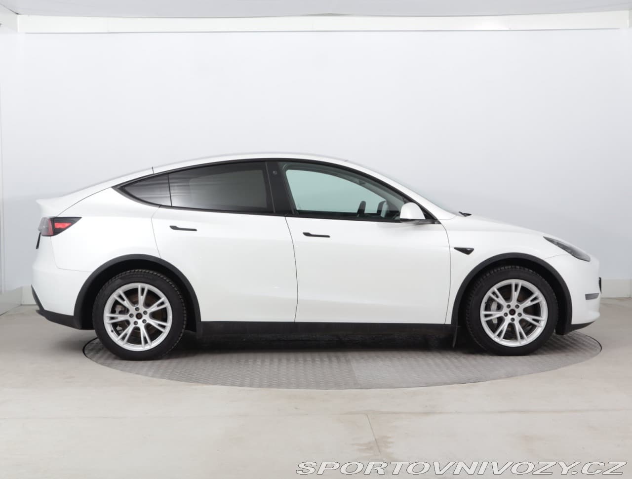 2023 Tesla MODEL Y - 11
