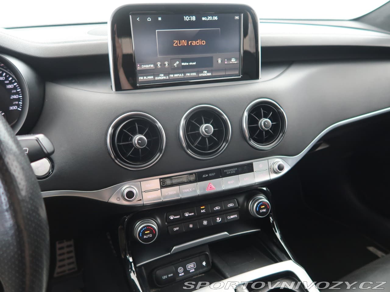 2018 Kia STINGER - 12