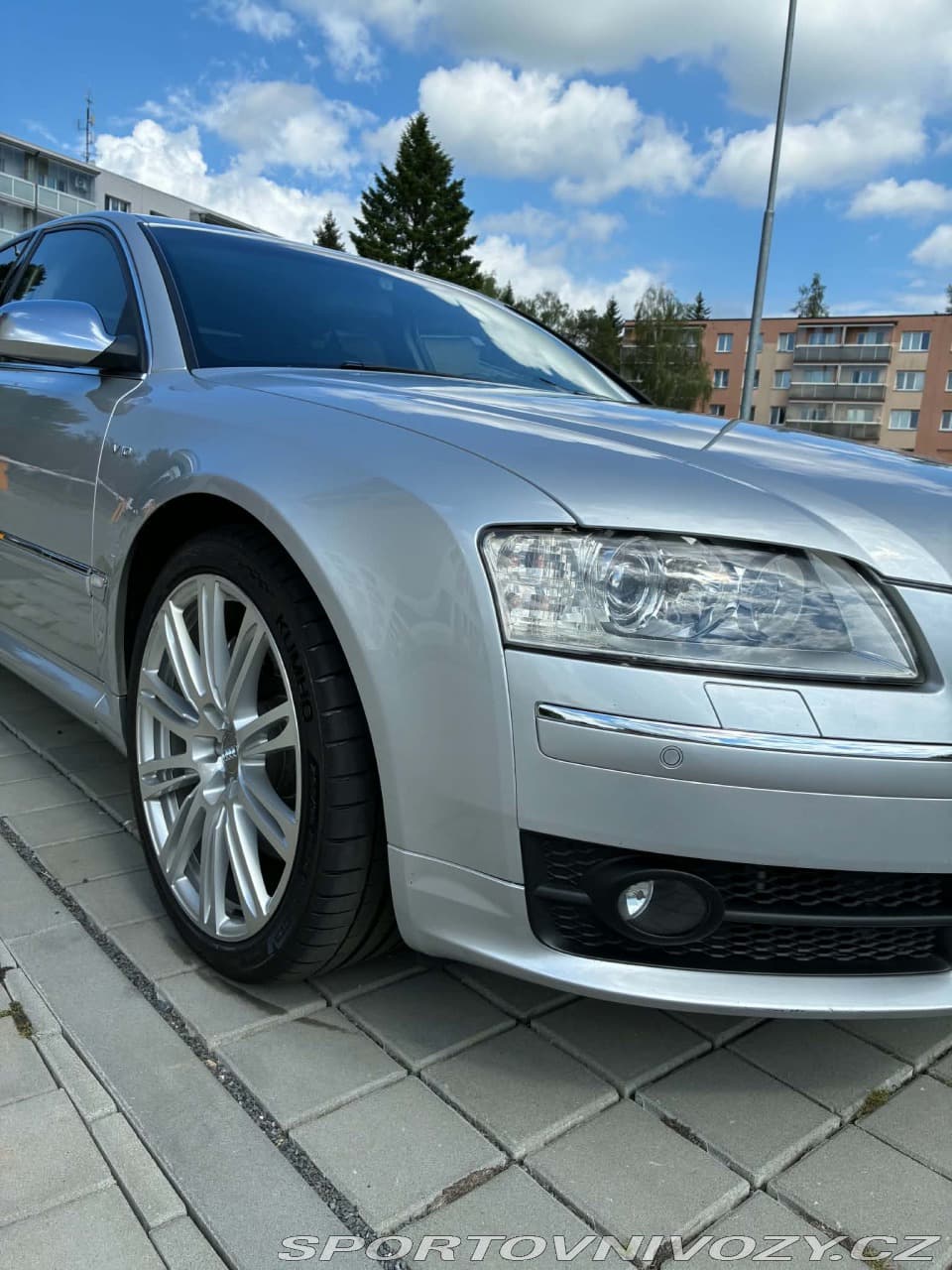2006 Audi S8 - 10
