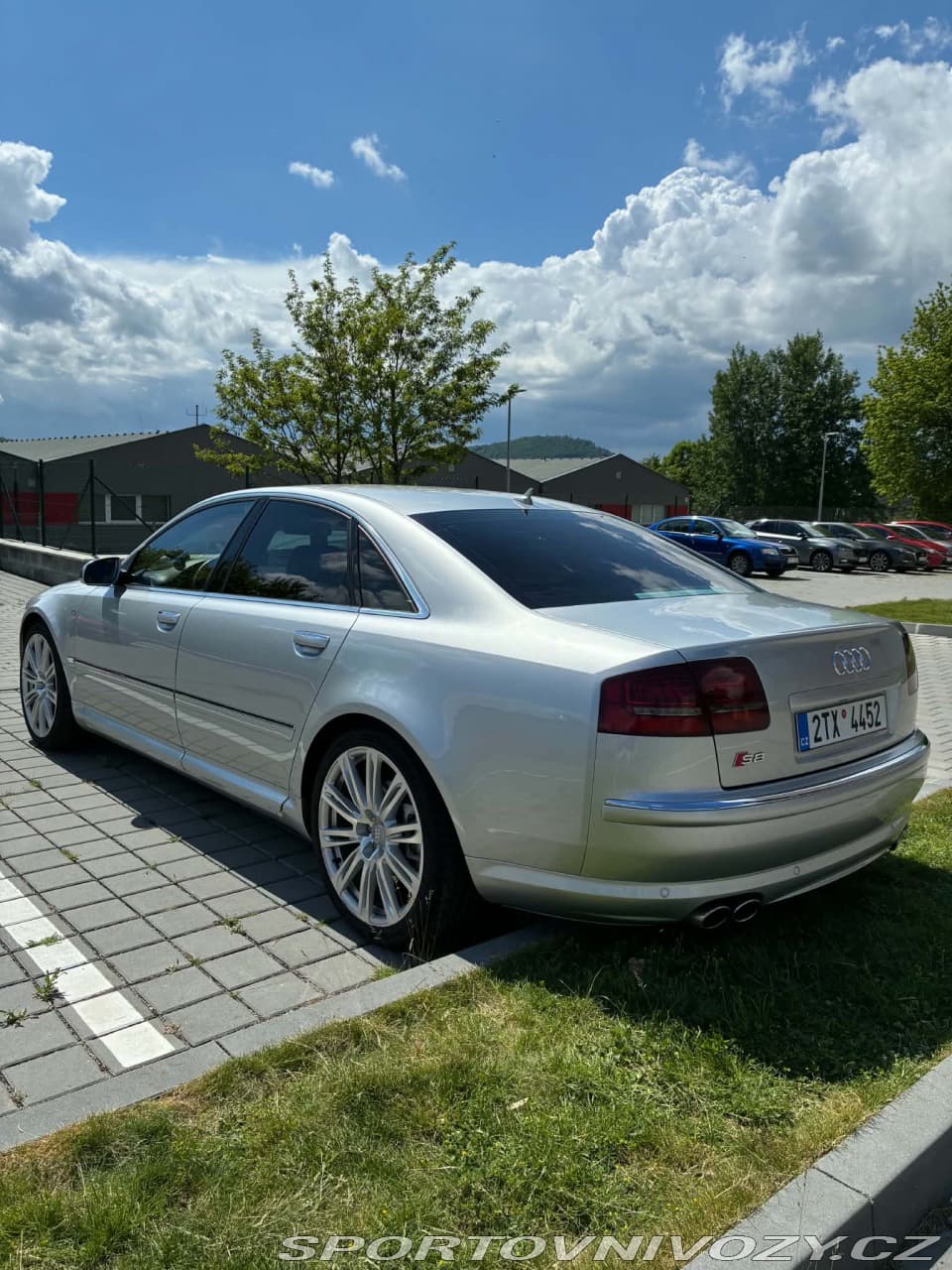 2006 Audi S8 - 4
