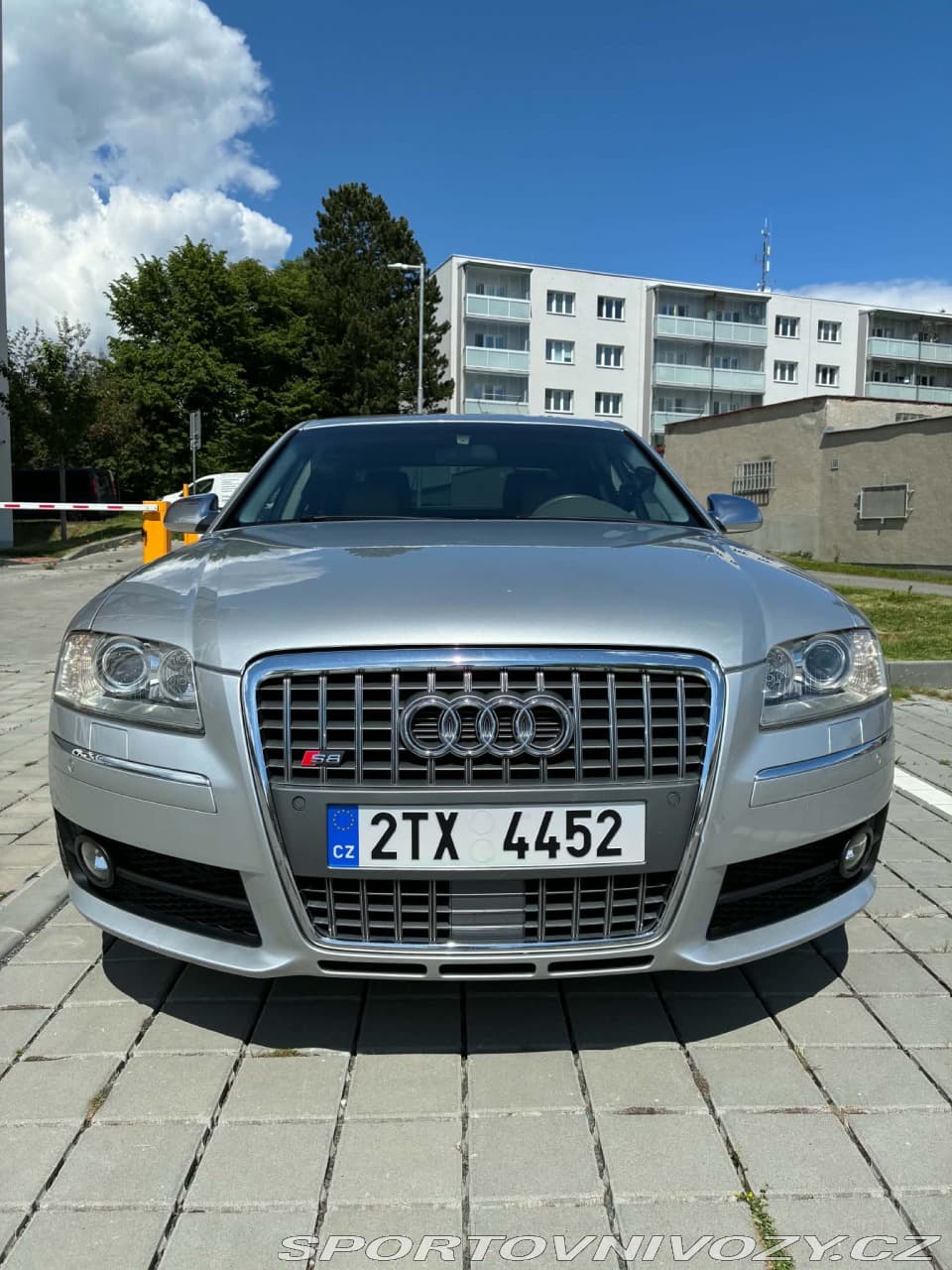 2006 Audi S8 - 5