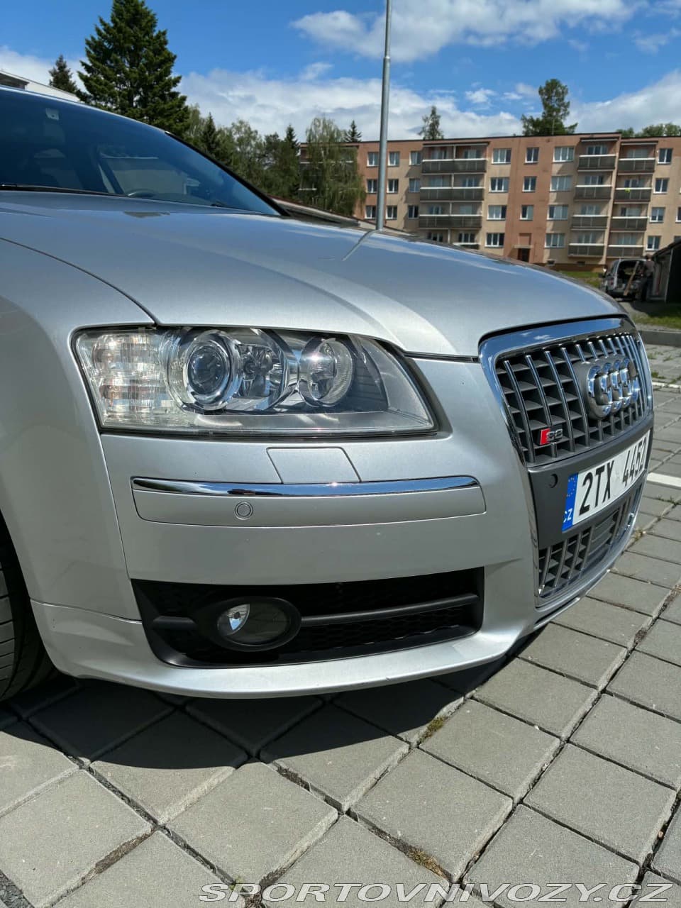2006 Audi S8 - 6