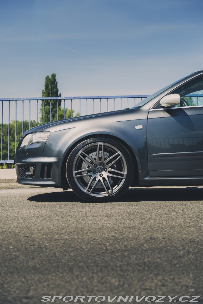 2006 Audi RS4 - 9