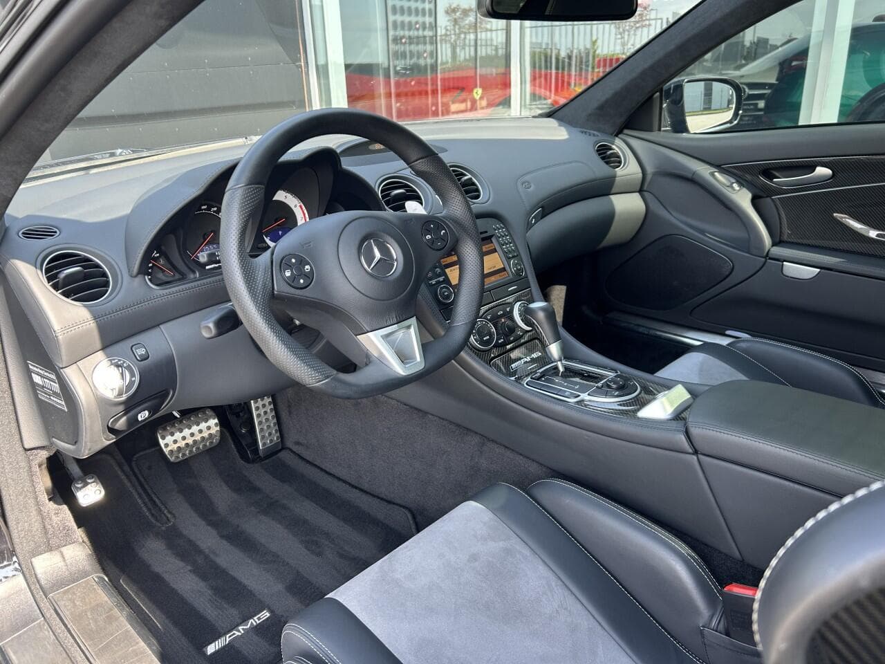 2010 Mercedes-Benz SL - 16